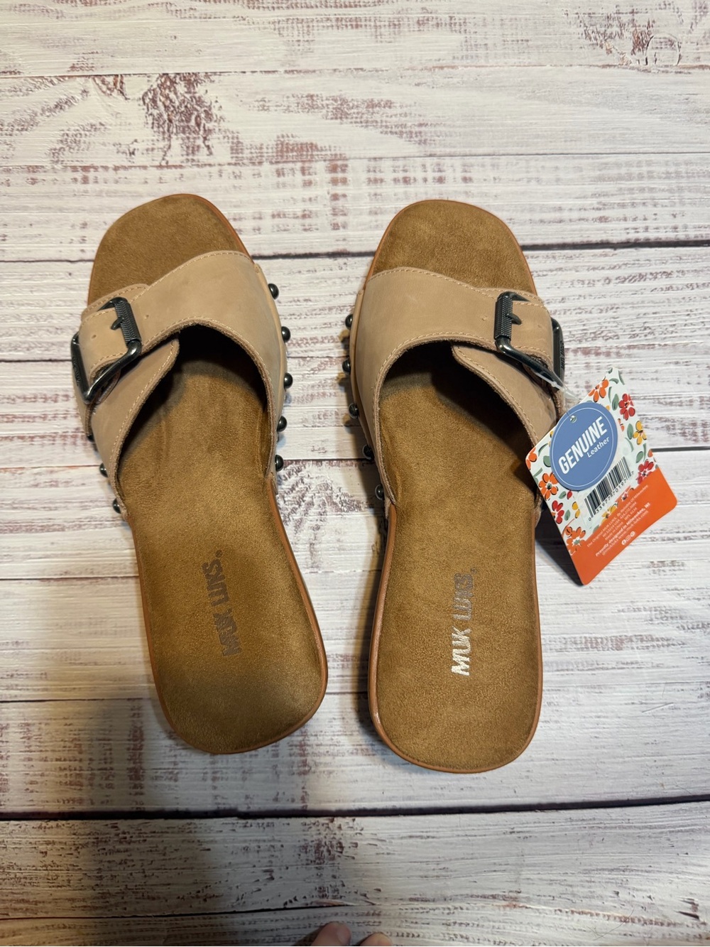 Muk Luks Genuine Leather Platform Slide Sandals Women’s 7 NWT Beige Clogs